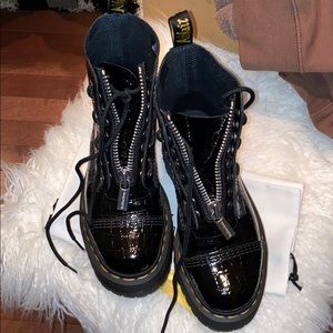 DR MARTINS SINCLAIR BOOT SIZE 7